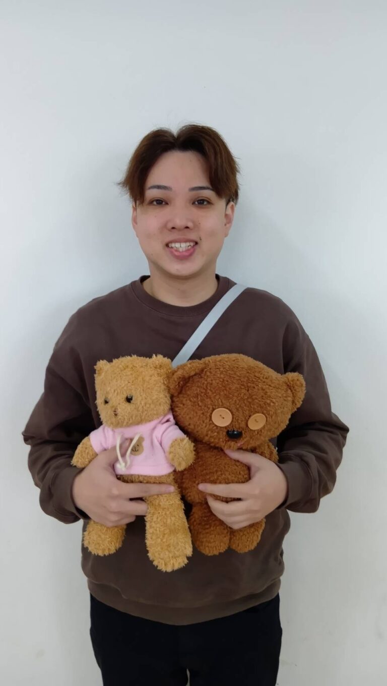 新しい先生の自己紹介😊